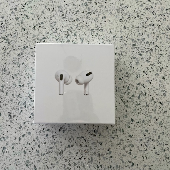 apple airpod pros 2nd gen with charging case